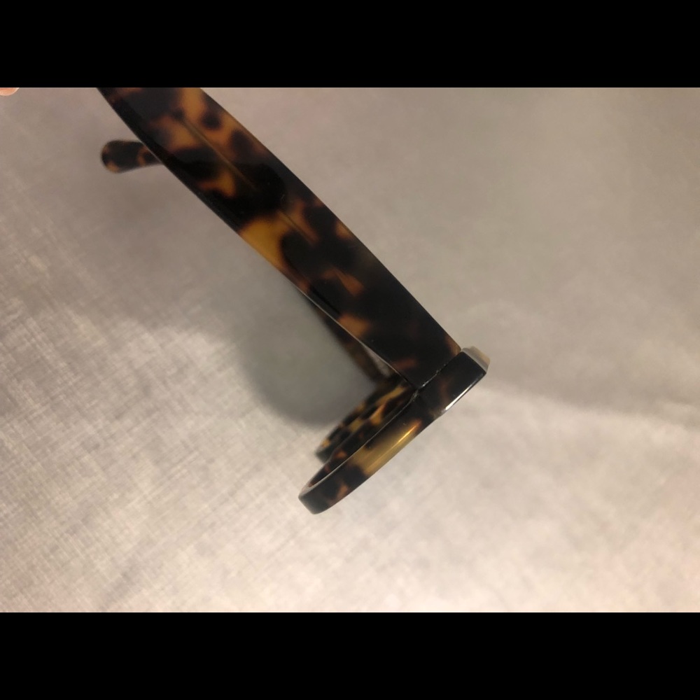 illesteva Sunglasses - Picture 3 of 4